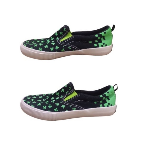 MINECRAFT Children's shoes, size 3 US Kids
Kids Slip-On Shoes - Black and Green - Picture 2 of 4
